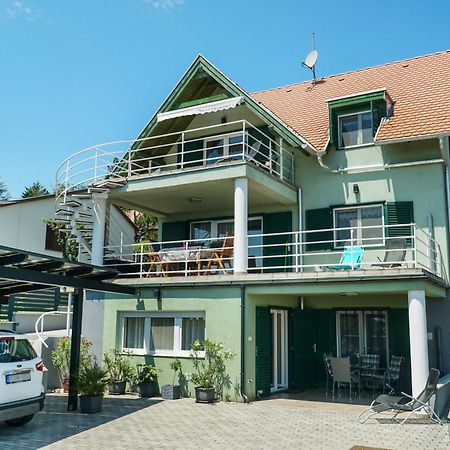 Balatonalmádi Fuegefa Apartman מראה חיצוני תמונה