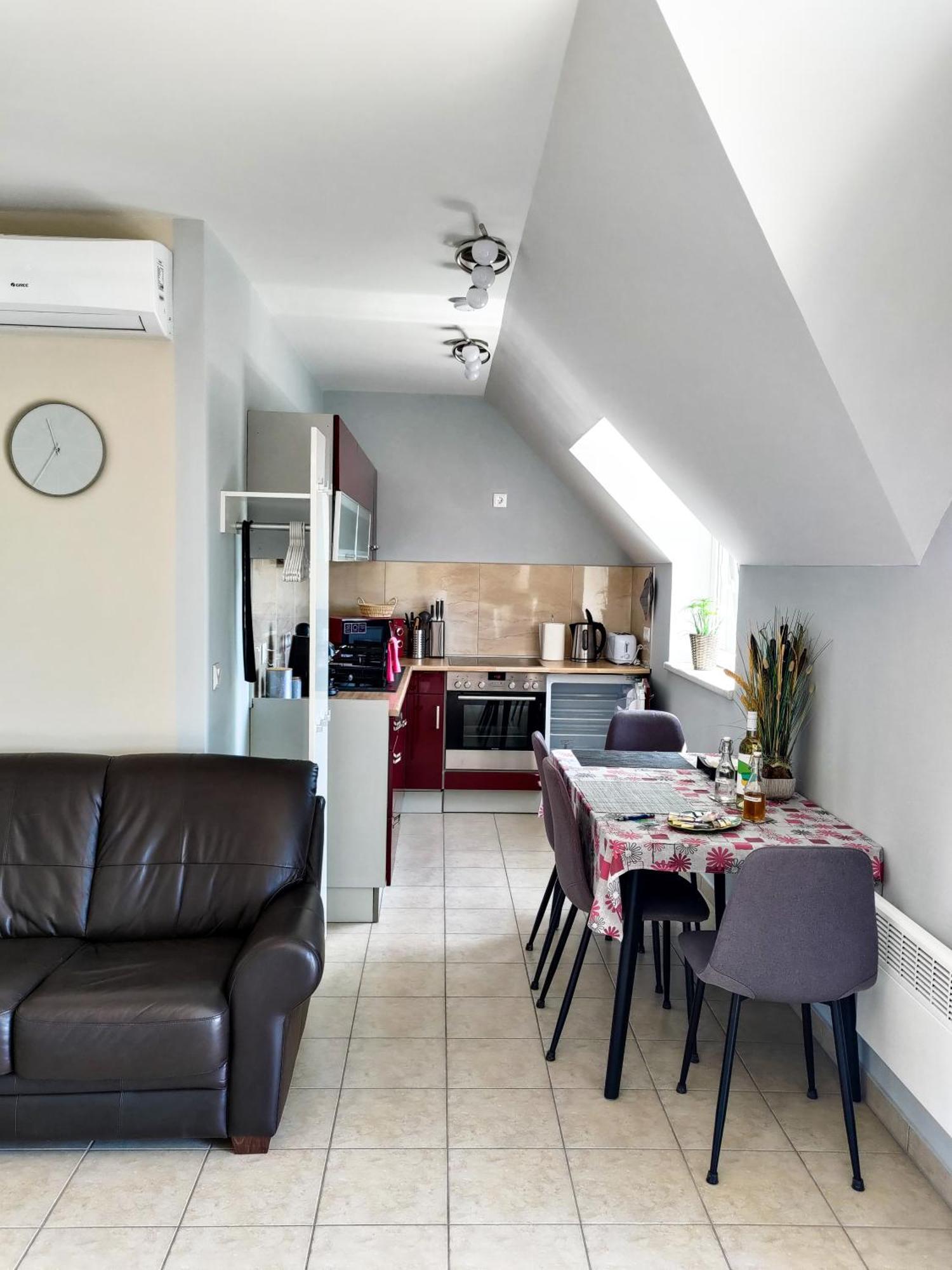 Balatonalmádi Fuegefa Apartman מראה חיצוני תמונה