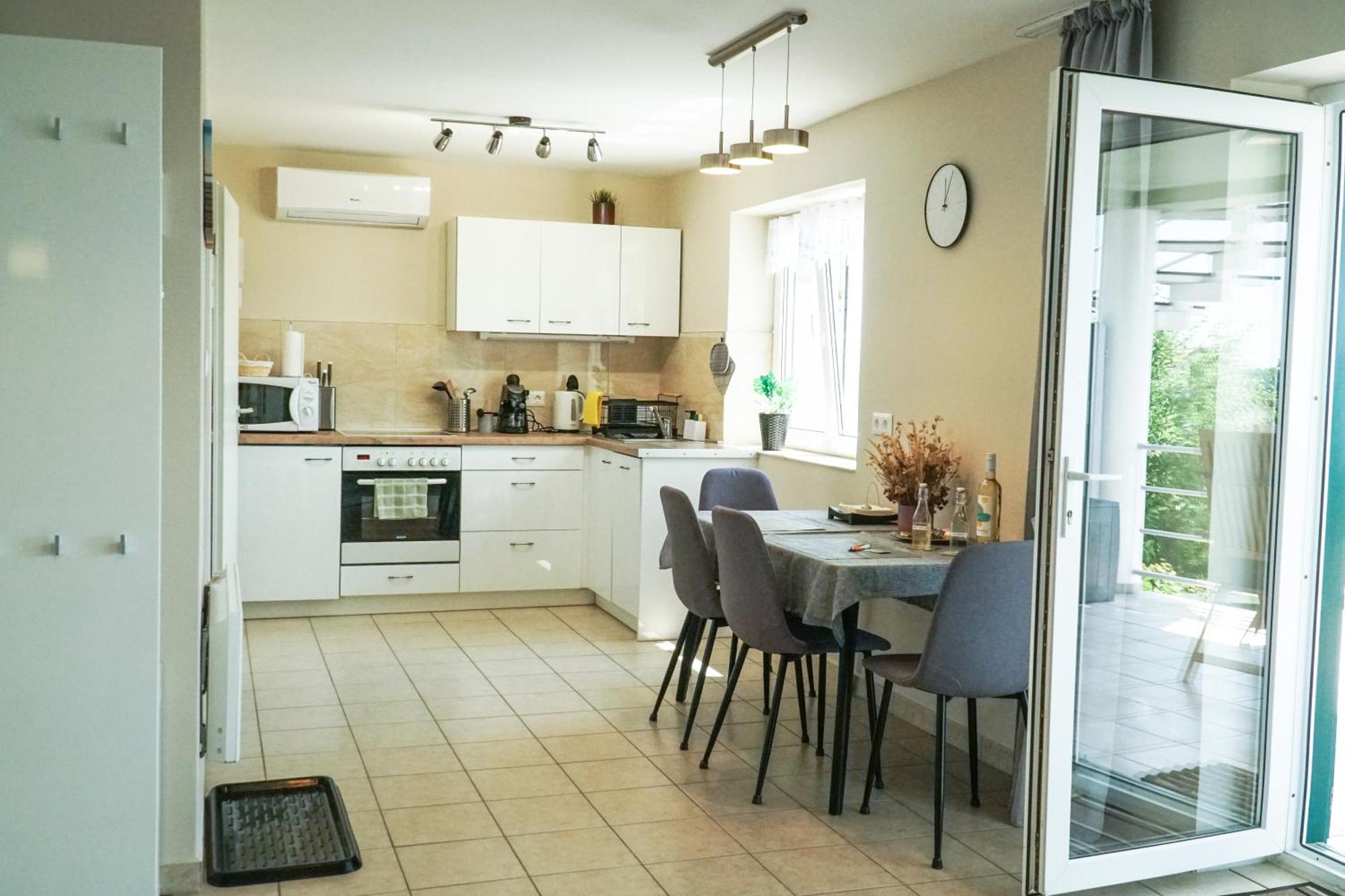 Balatonalmádi Fuegefa Apartman מראה חיצוני תמונה
