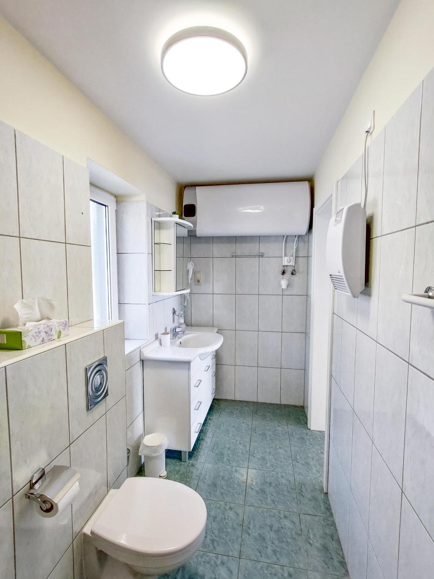 Balatonalmádi Fuegefa Apartman מראה חיצוני תמונה