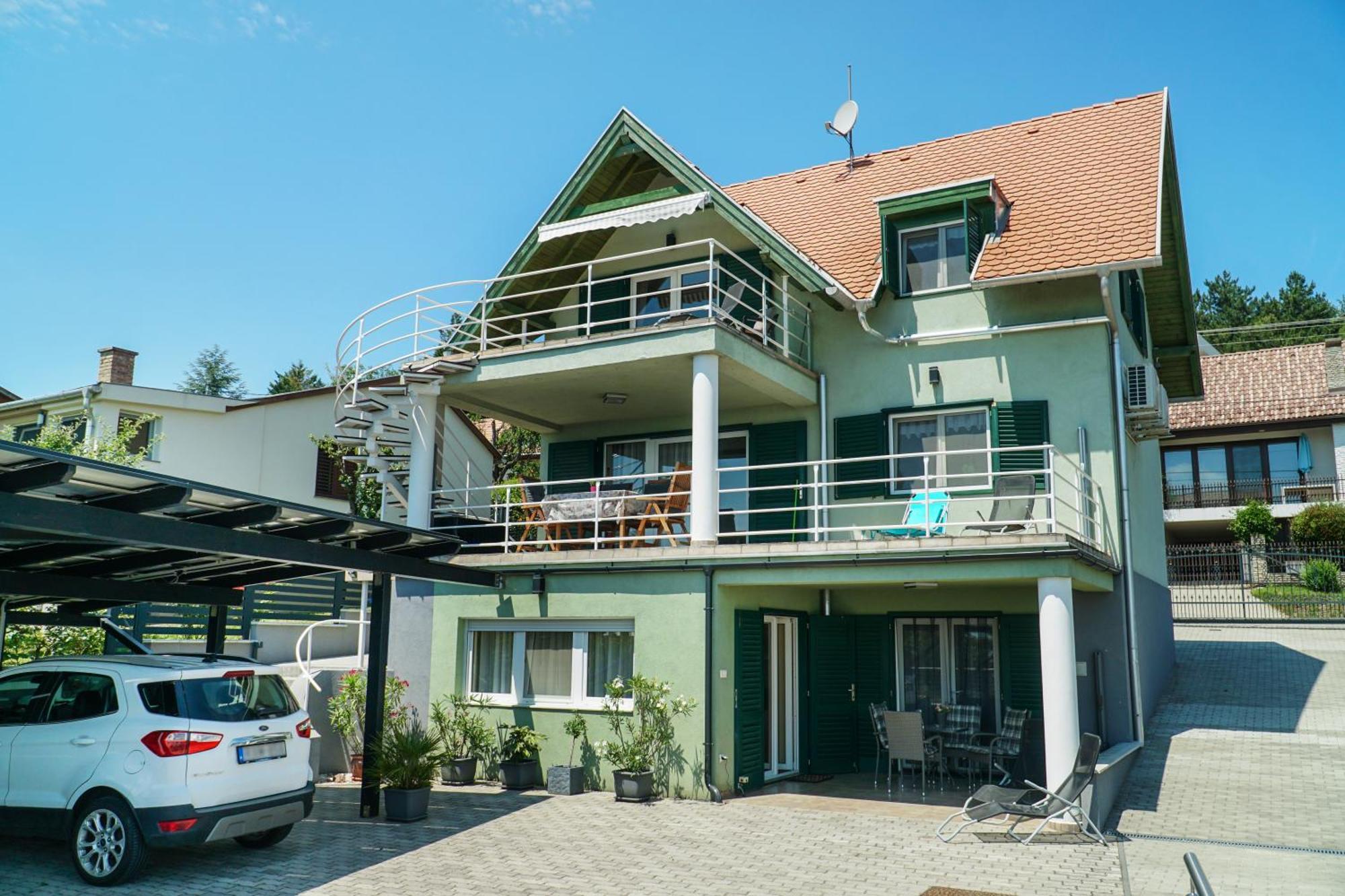 Balatonalmádi Fuegefa Apartman מראה חיצוני תמונה