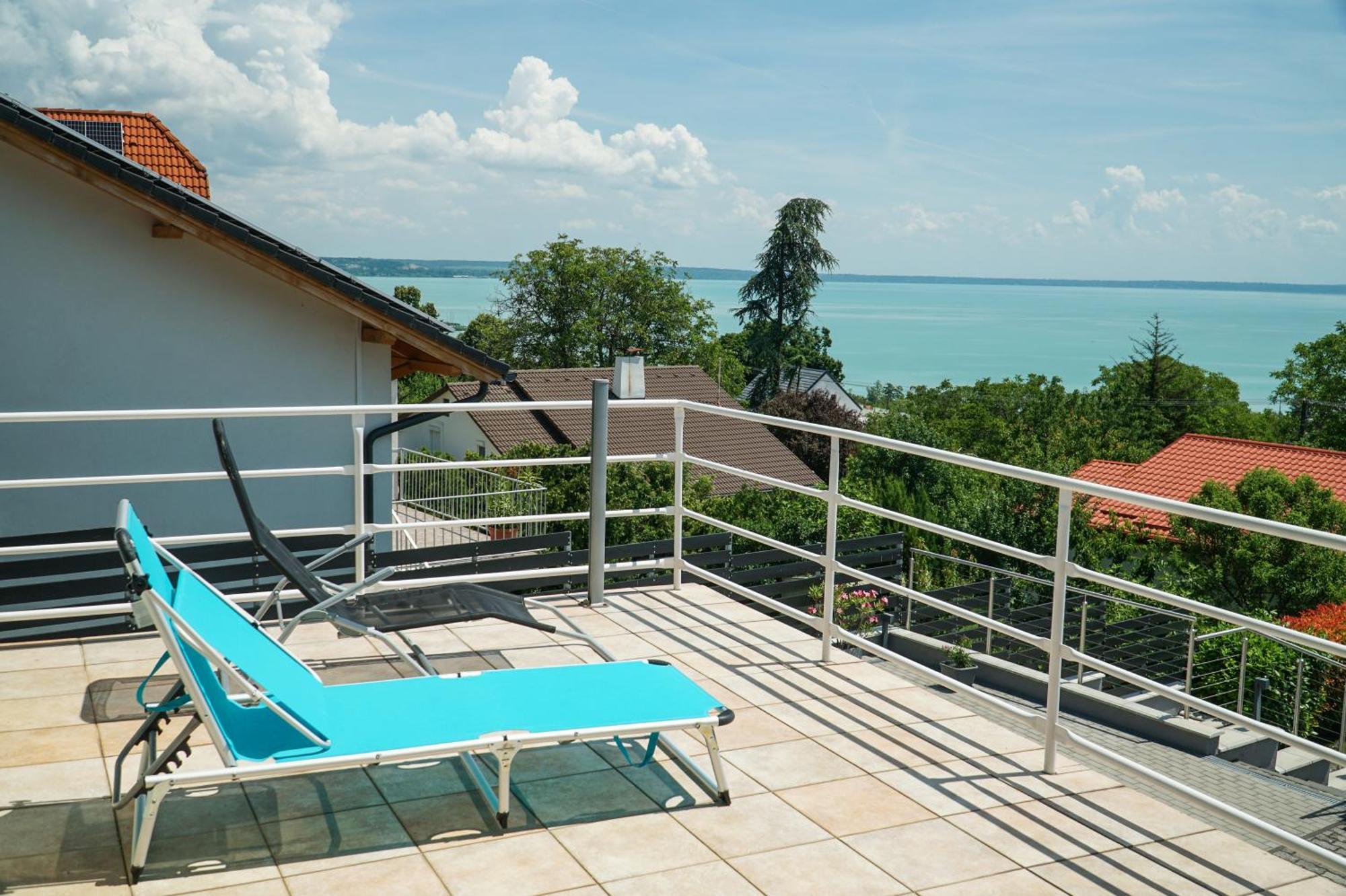 Balatonalmádi Fuegefa Apartman מראה חיצוני תמונה