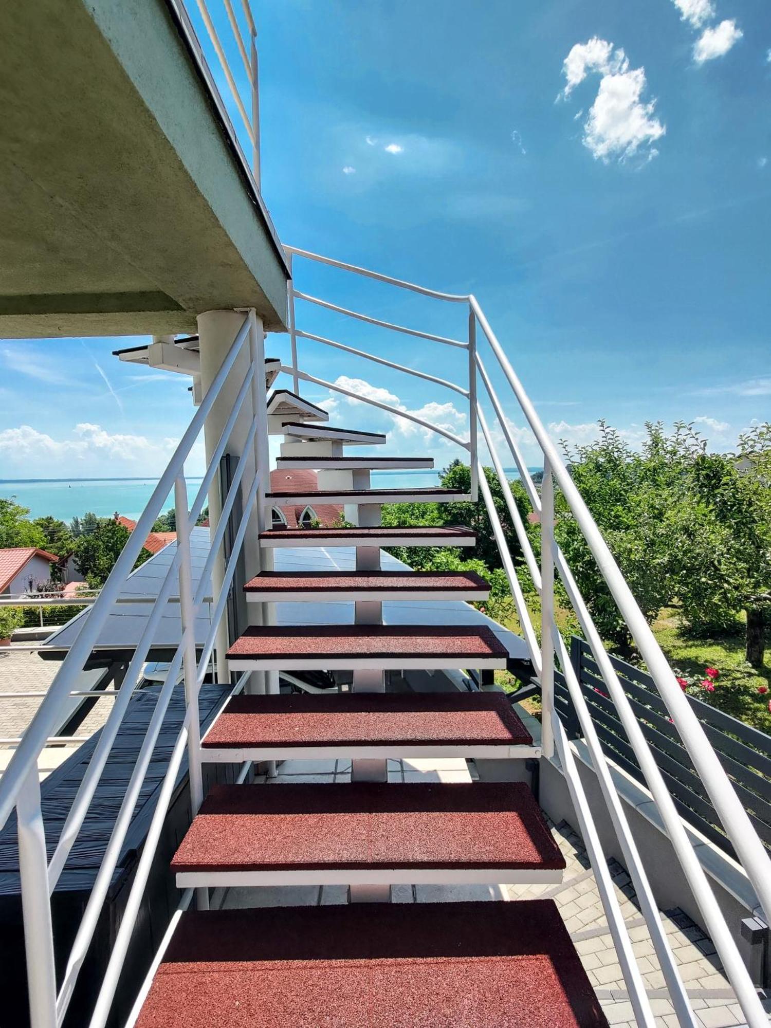 Balatonalmádi Fuegefa Apartman מראה חיצוני תמונה