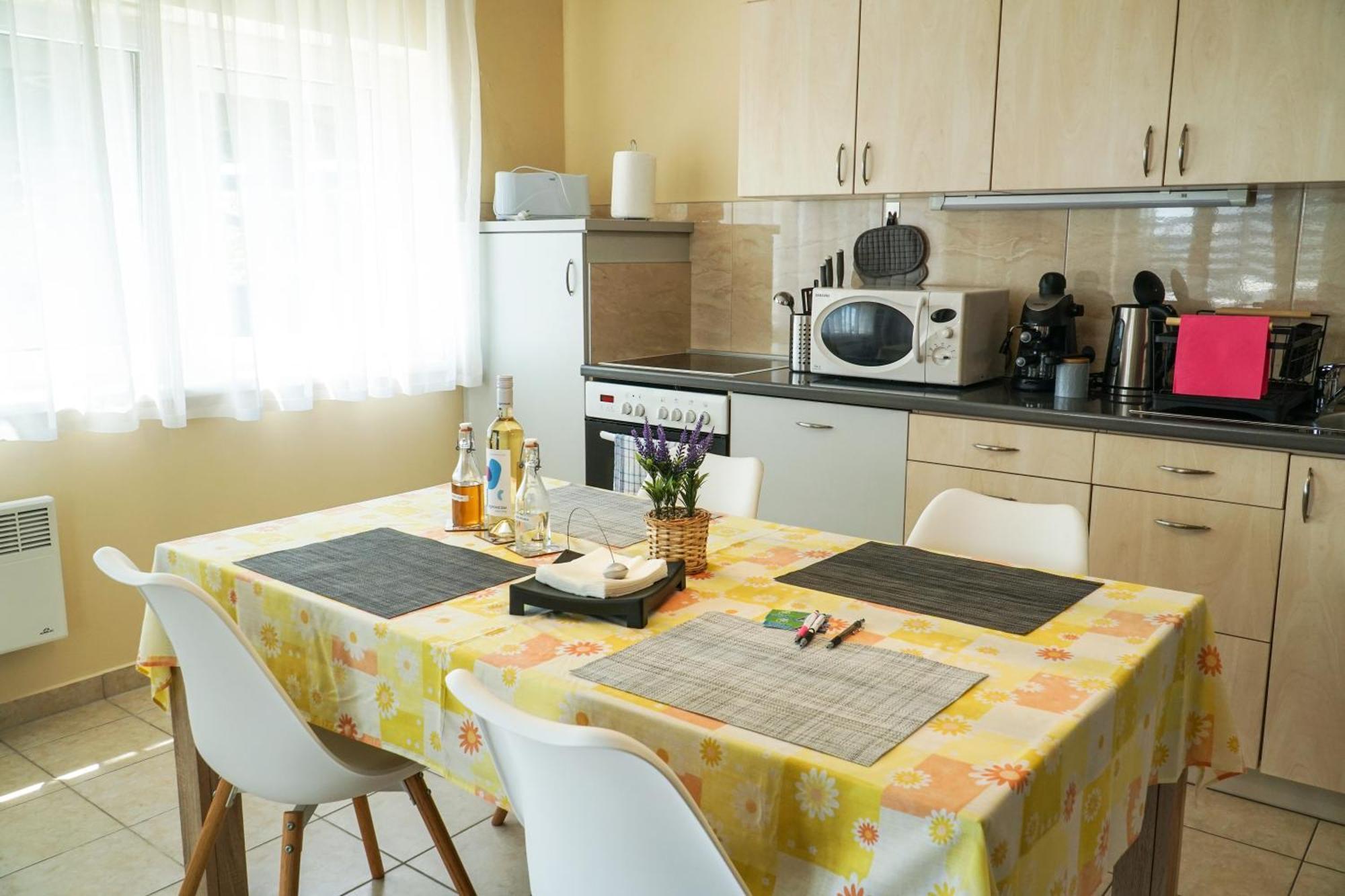 Balatonalmádi Fuegefa Apartman מראה חיצוני תמונה