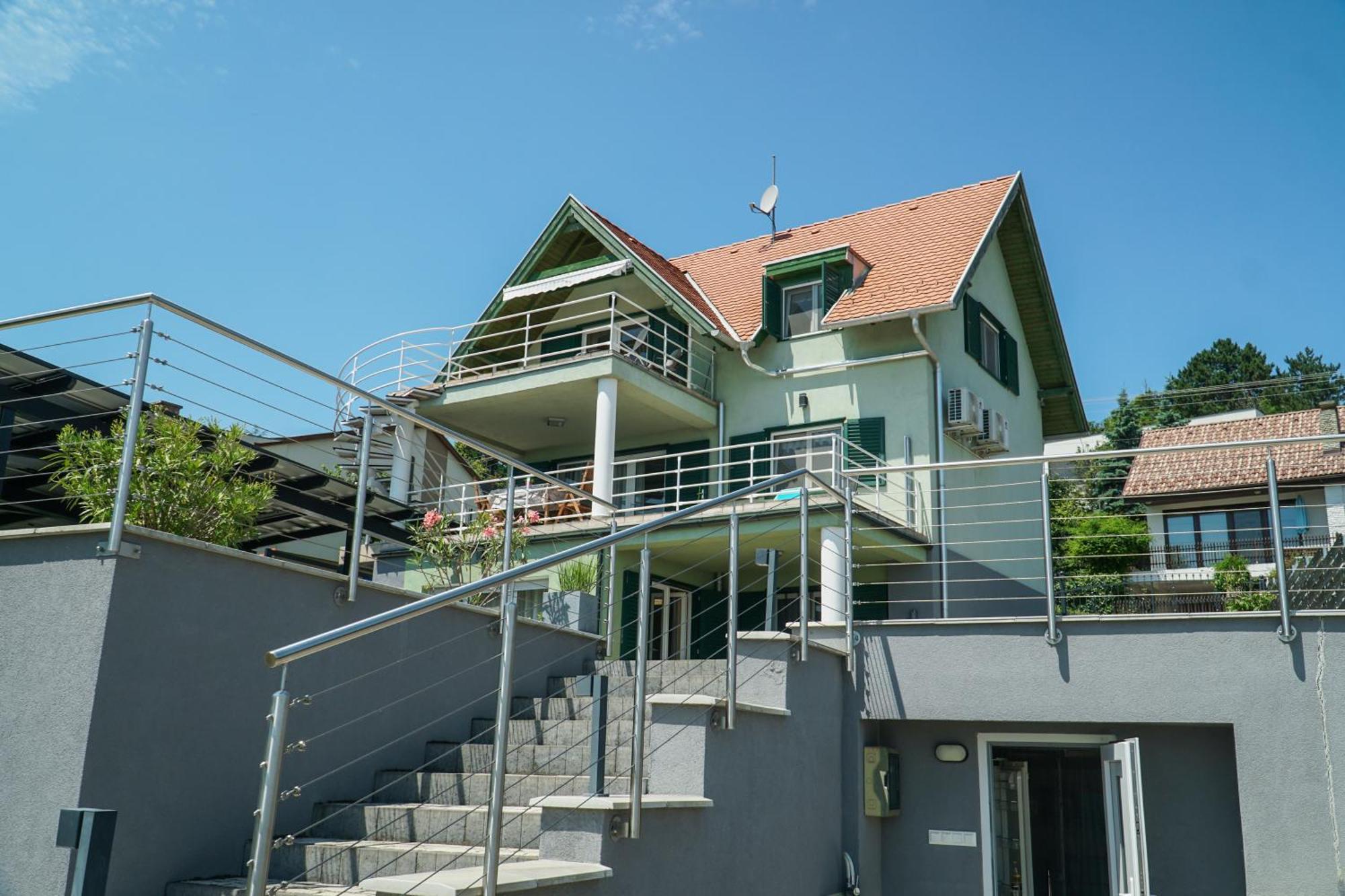Balatonalmádi Fuegefa Apartman מראה חיצוני תמונה